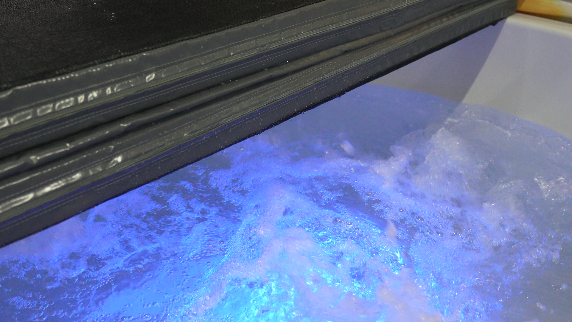 Super Deluxe Jacuzzi 33 Super Deluxe Jacuzzi - Image 33