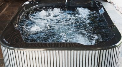 Super Deluxe Jacuzzi 16 Super Deluxe Jacuzzi - Image 16