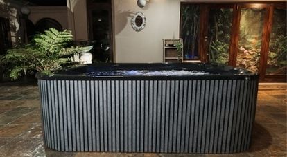 Super Deluxe Jacuzzi 19 Super Deluxe Jacuzzi - Image 19